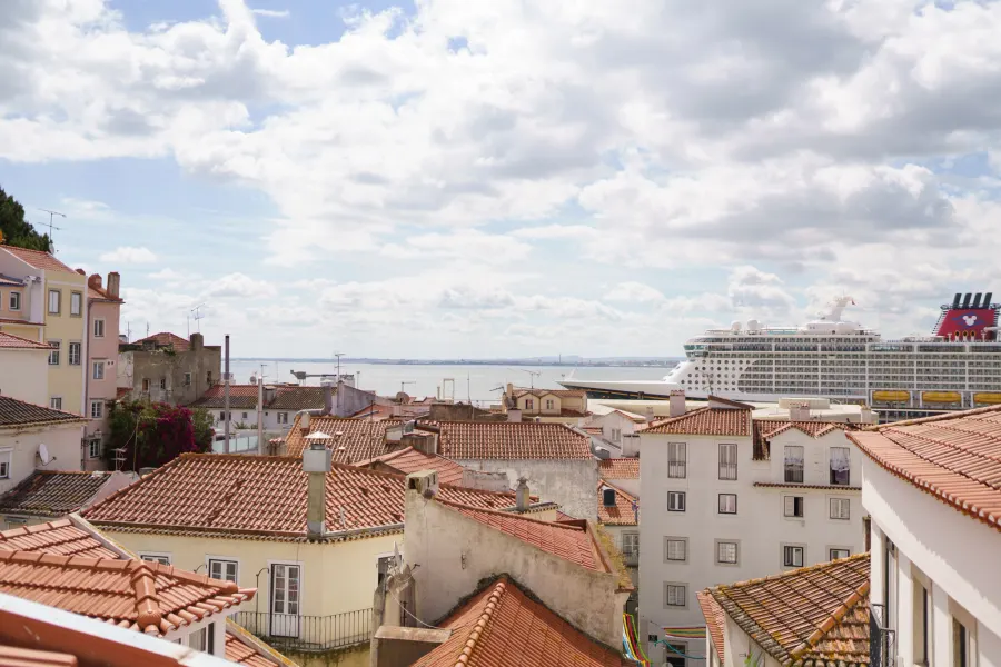 Refined Apartment with River View